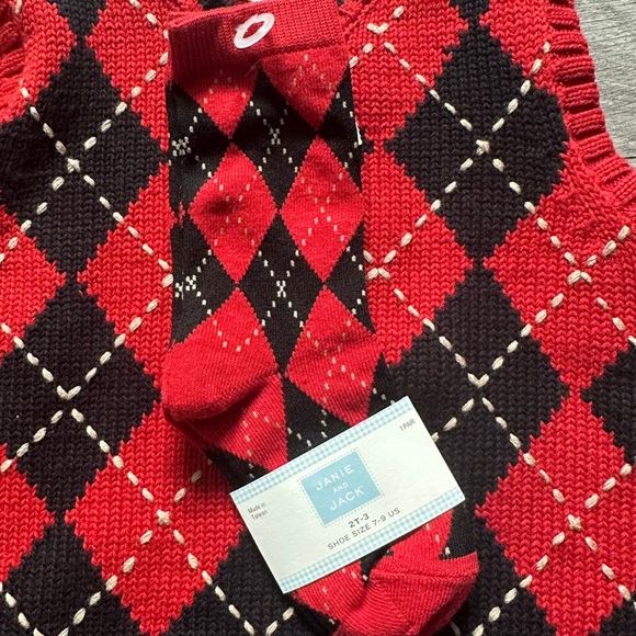NWT Janie and Jack Sweater Vest and Matching Socks Set Sz 2T - Picture 8 of 9